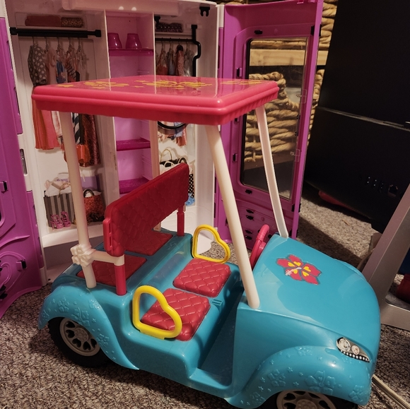 2011 Barbie's Sisters Golf Cart - Picture 4 of 4